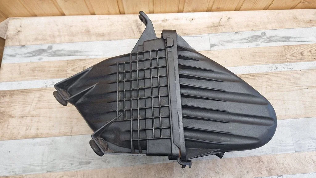 Air filter box 04891703AE