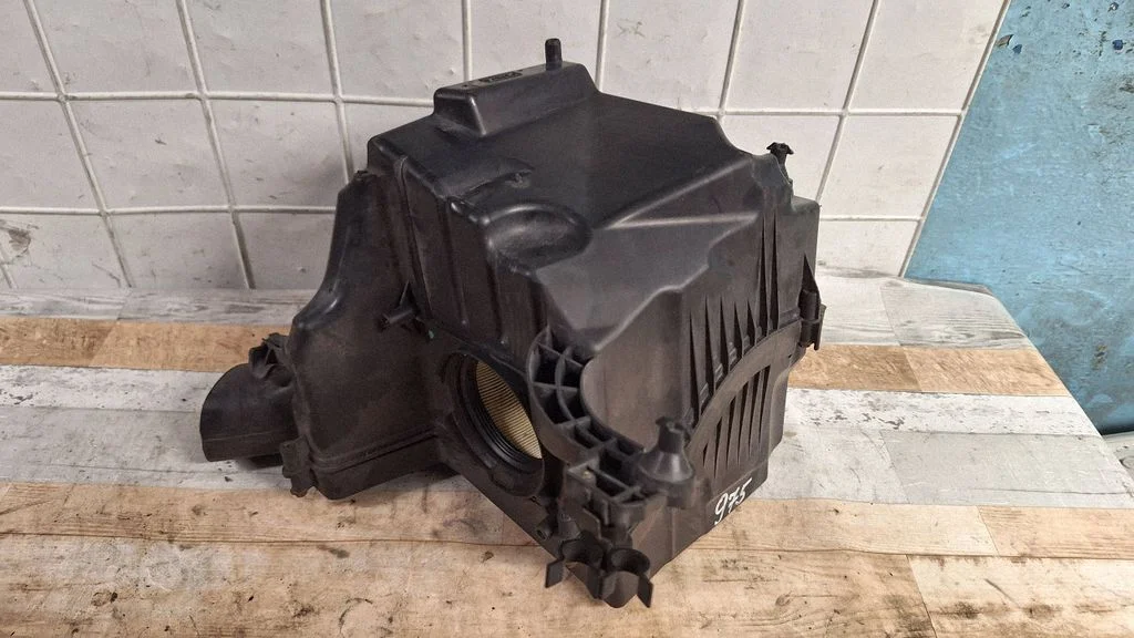 Air filter box AV619600BE