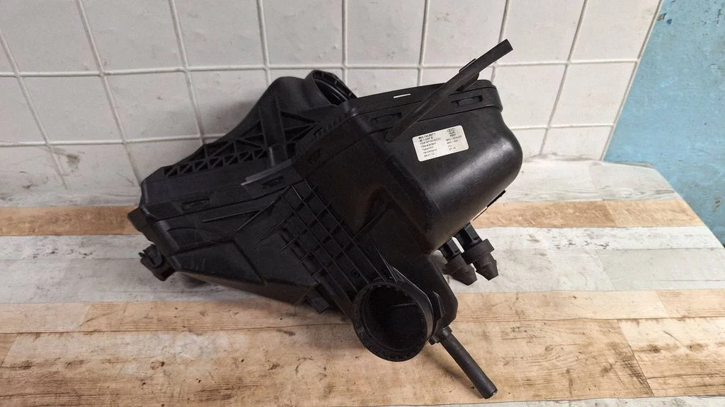 Air filter box 8K0133837T