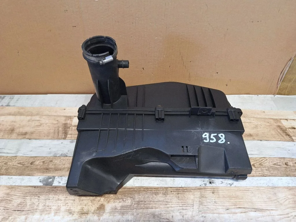 Air filter box