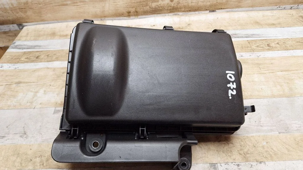 Air filter box 21140
