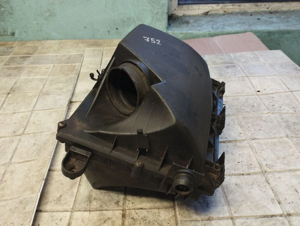 Air filter box – Opel Vectra B (1996-2002)