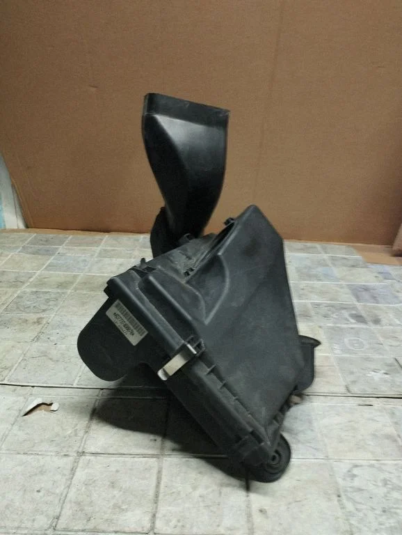 Air filter box – BMW 1 Series E81 E87 (2004-2011)
