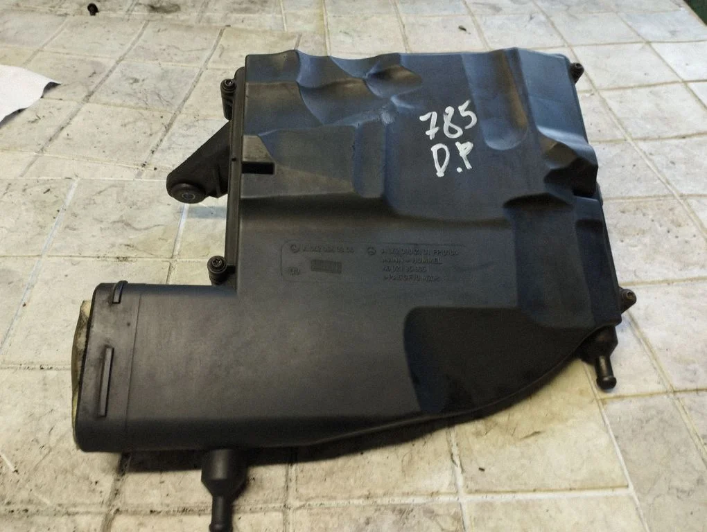 Air filter box A6420902101