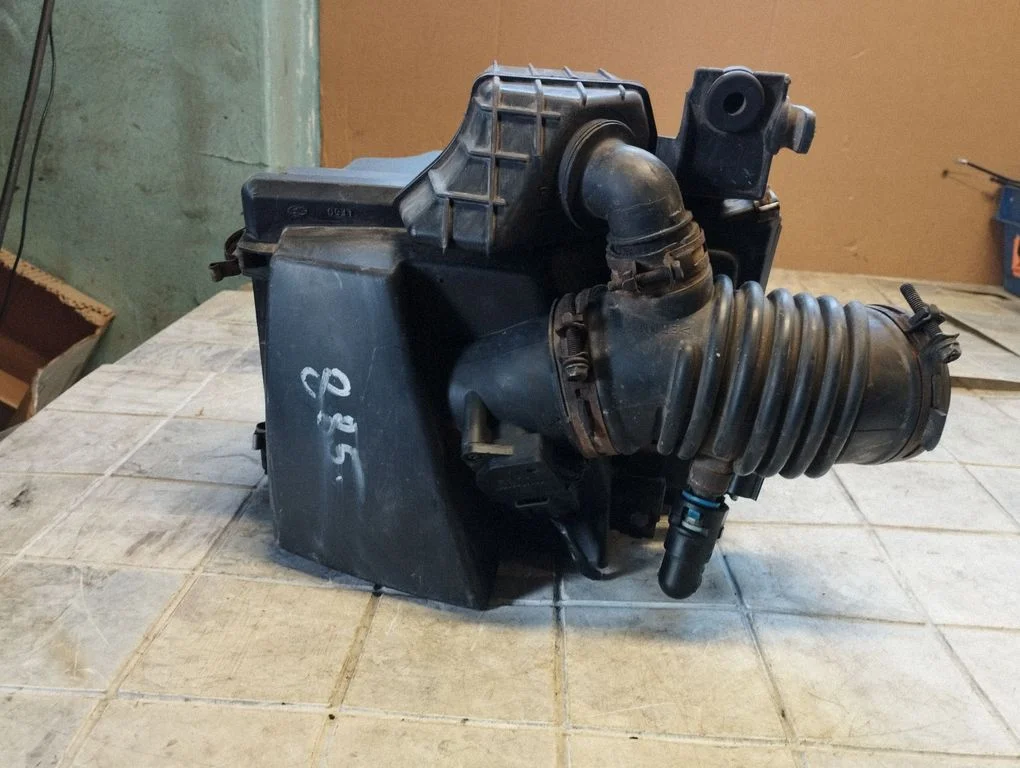Air filter box