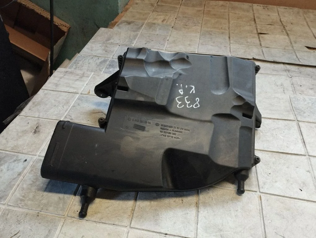 Air filter box A6420940304