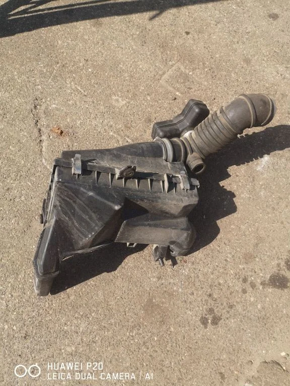 Air filter box MR529561