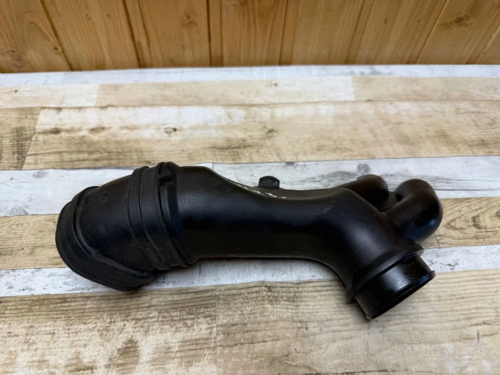 Air intake duct part – Honda Civic (2006-2011)
