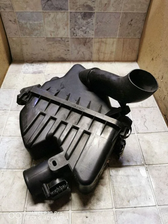 Air filter box – Toyota Yaris Verso (1999-2005)