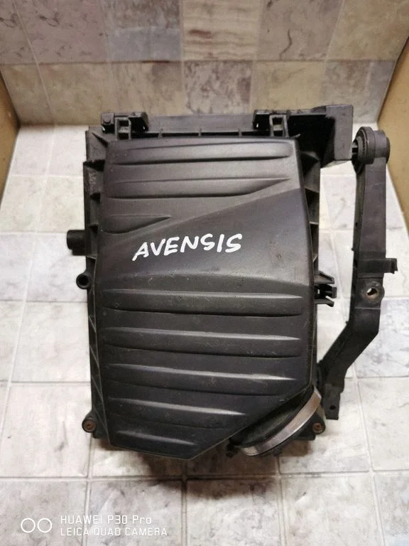Air filter box – Toyota Avensis T250 (2003-2006)