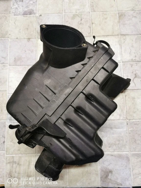 Air filter box 281002E250