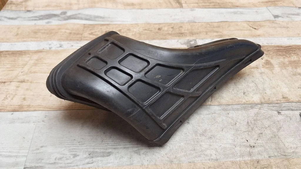 Air intake duct part 8R0129739A