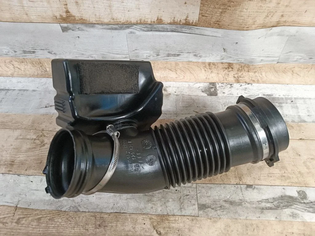 Air intake duct part 06E129629E