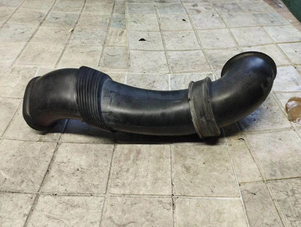 Air intake duct part 7L6129752B