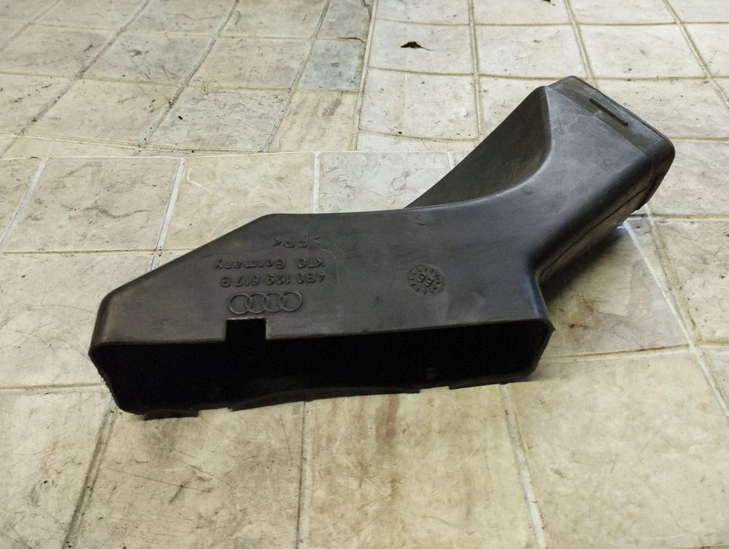Air intake duct part 4B0129617B