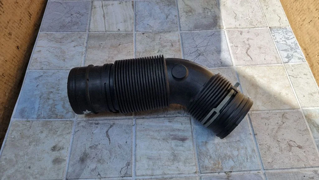 Air intake duct part 7L8129684