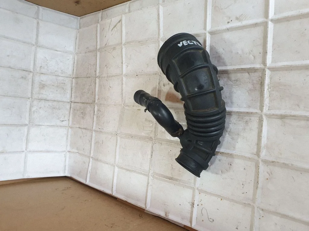 Air intake duct part – Opel Vectra C (2002-2005)