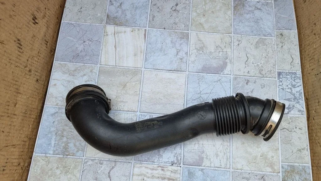 Turbo õhu sisselasketoru/ -voolik C1B19C623AC