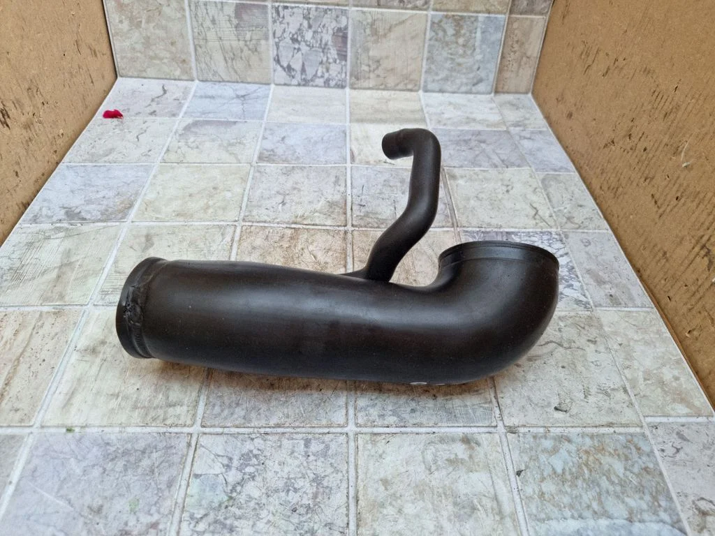 Turbo air intake inlet pipe/hose – BMW 5 Series E39 (1996-2003)