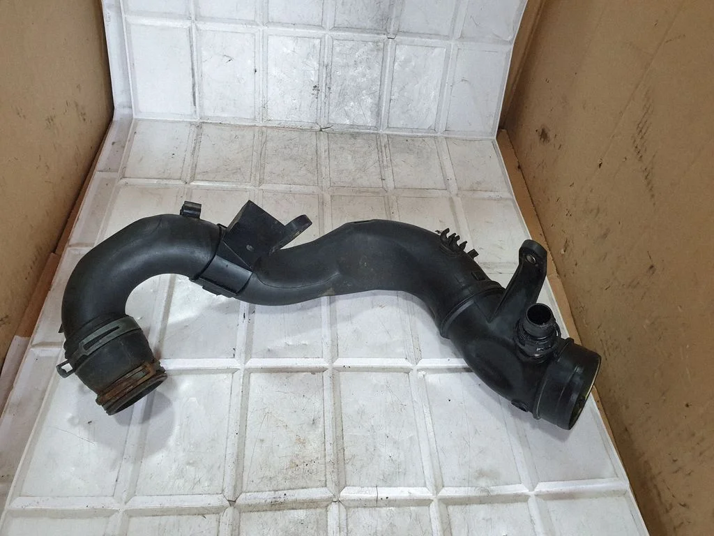 Turbo air intake inlet pipe/hose – Volkswagen Golf IV (1998-2005)