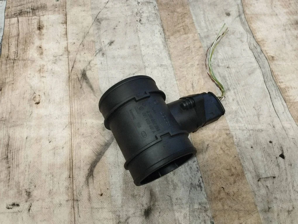 Mass air flow meter 057906461A