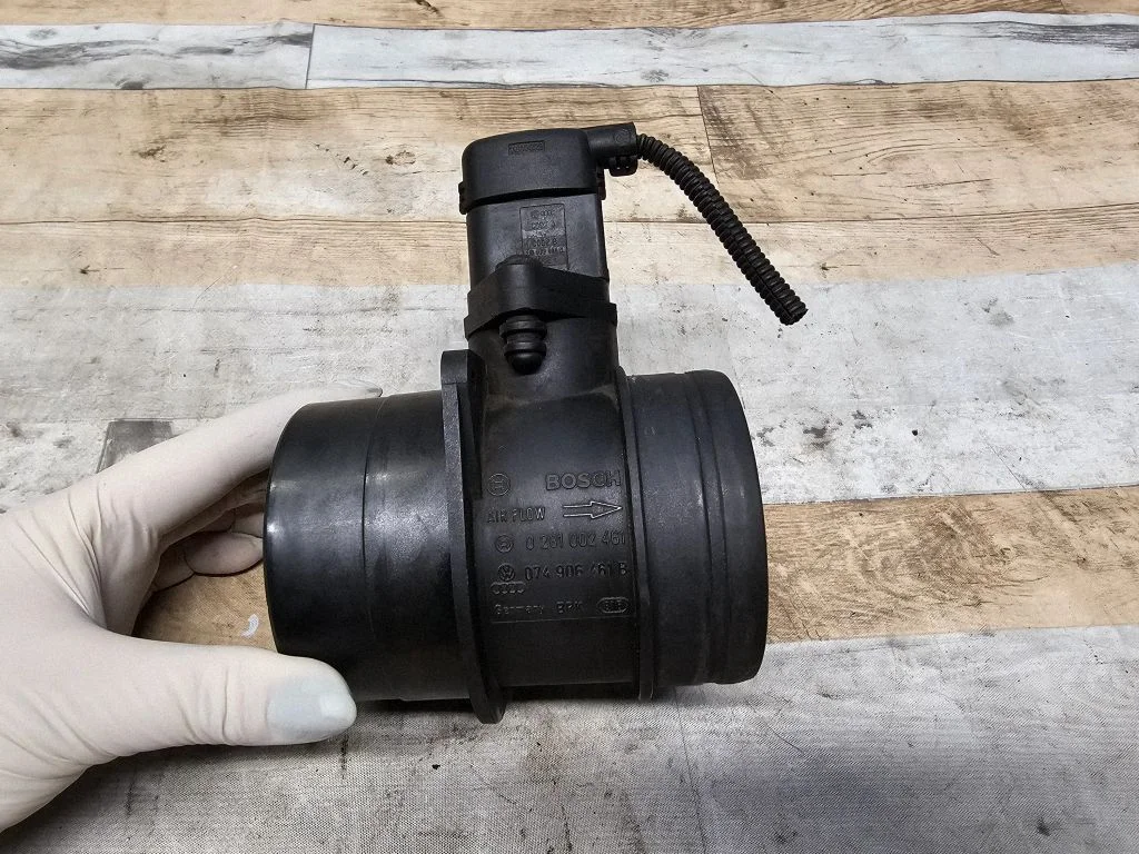 Mass air flow meter 074906461B