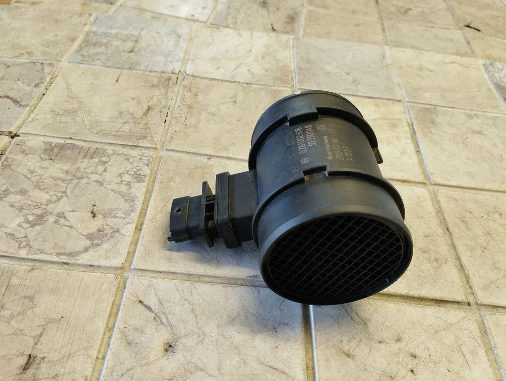 Mass air flow meter 028100618