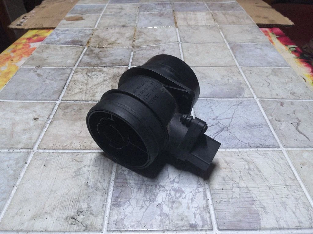 Mass air flow meter 074906461B