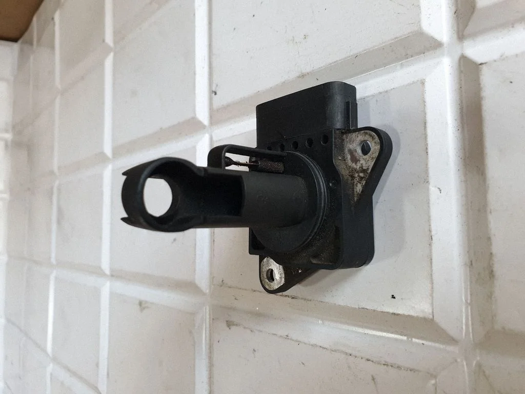 Mass air flow meter 222040N010