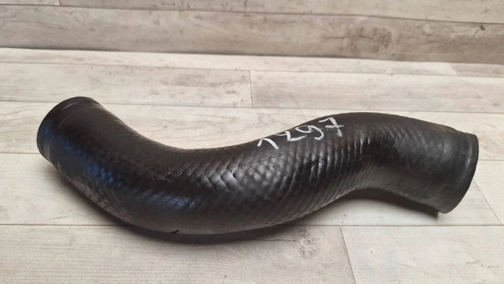 Air intake hose/pipe