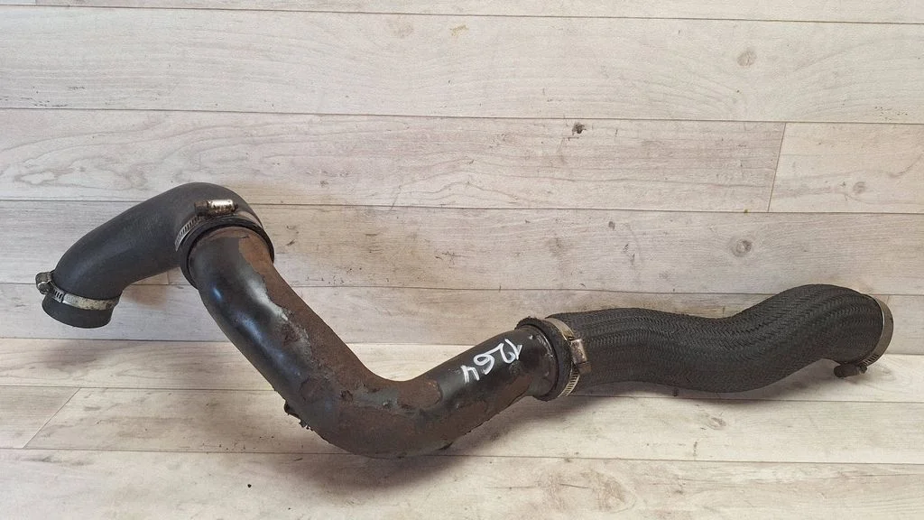Air intake hose/pipe