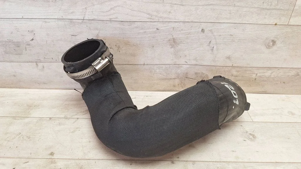Air intake hose/pipe