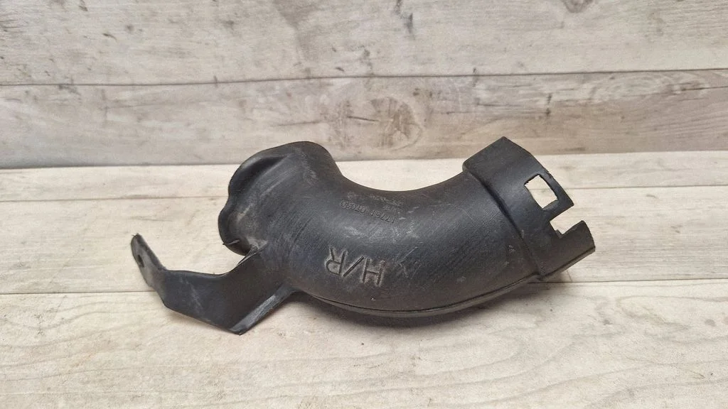 Air intake hose/pipe – Toyota Auris 150 (2006-2012)