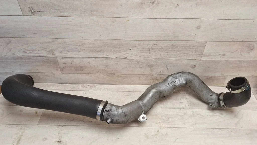 Air intake hose/pipe