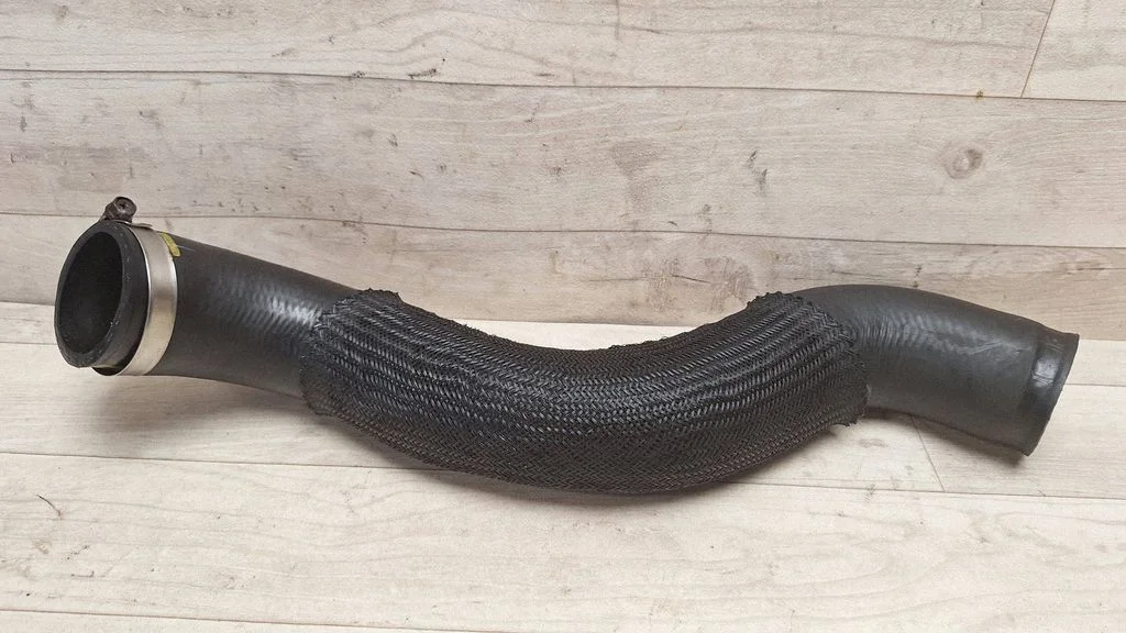 Air intake hose/pipe