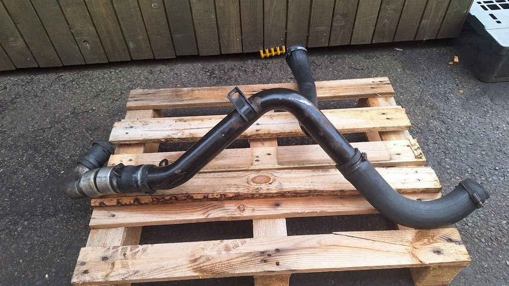 Air intake hose/pipe