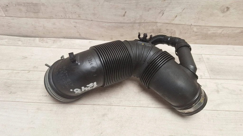 Õhu sisselaske voolik (-ud)/ toru (-d) – Volkswagen Passat CC (2008-2016)