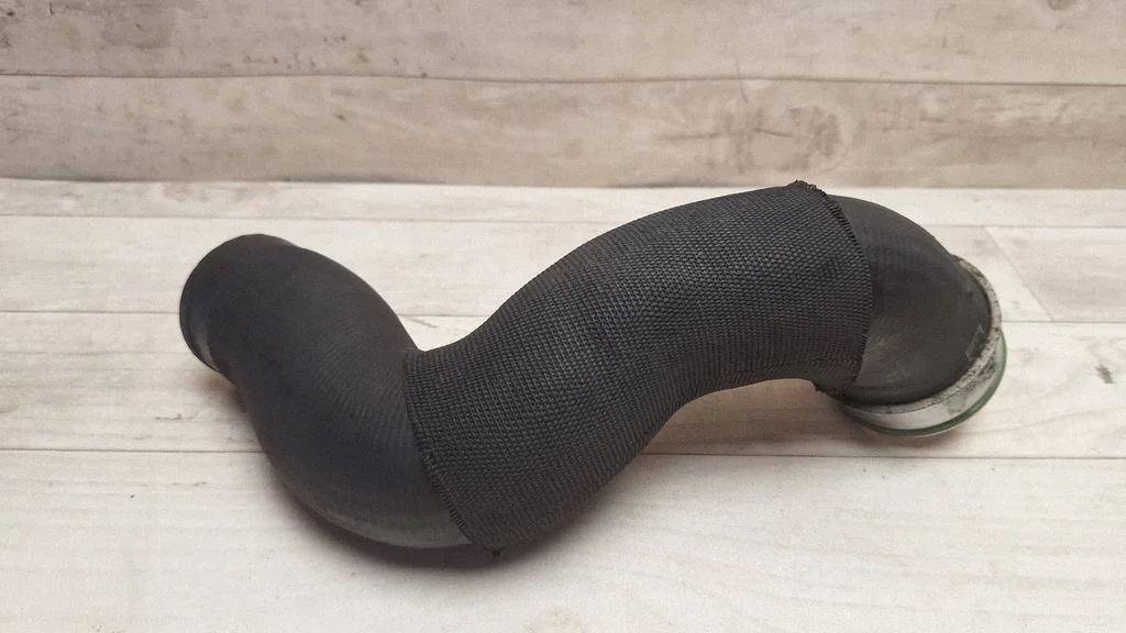 Air intake hose/pipe