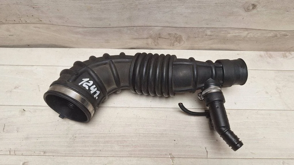 Õhu sisselaske voolik (-ud)/ toru (-d) – Opel Corsa D (2006-2014)