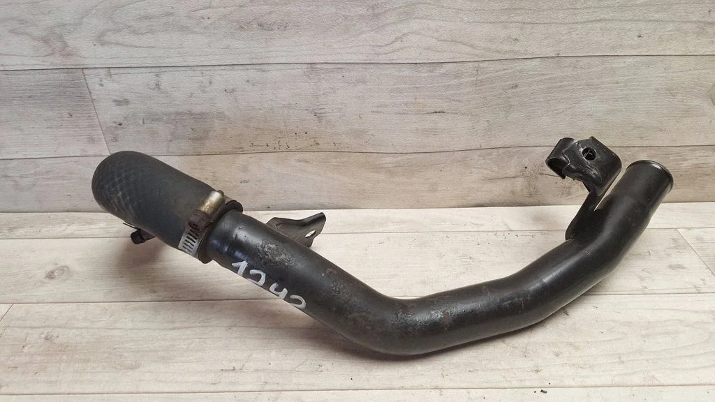 Air intake hose/pipe – Toyota Yaris (2006-2011)