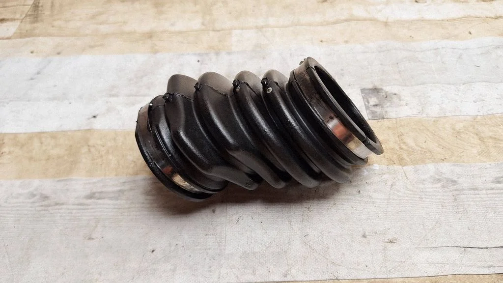 Air intake hose/pipe 1059139S01