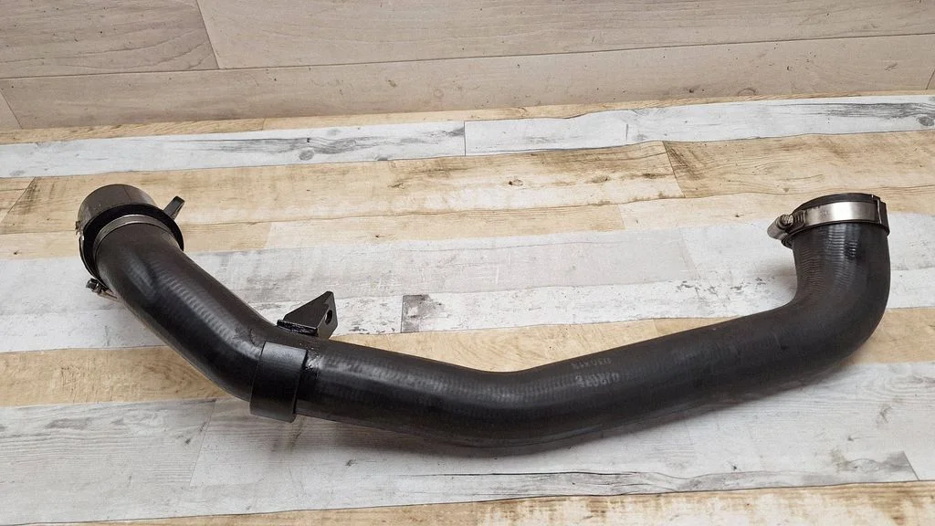 Air intake hose/pipe – Ford Focus (2010-2017)