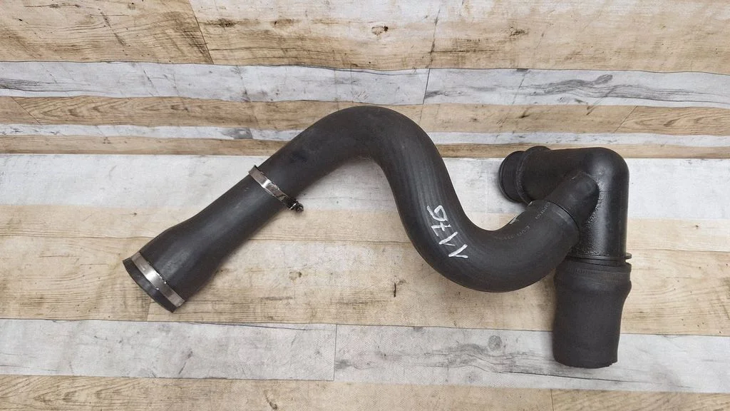 Air intake hose/pipe