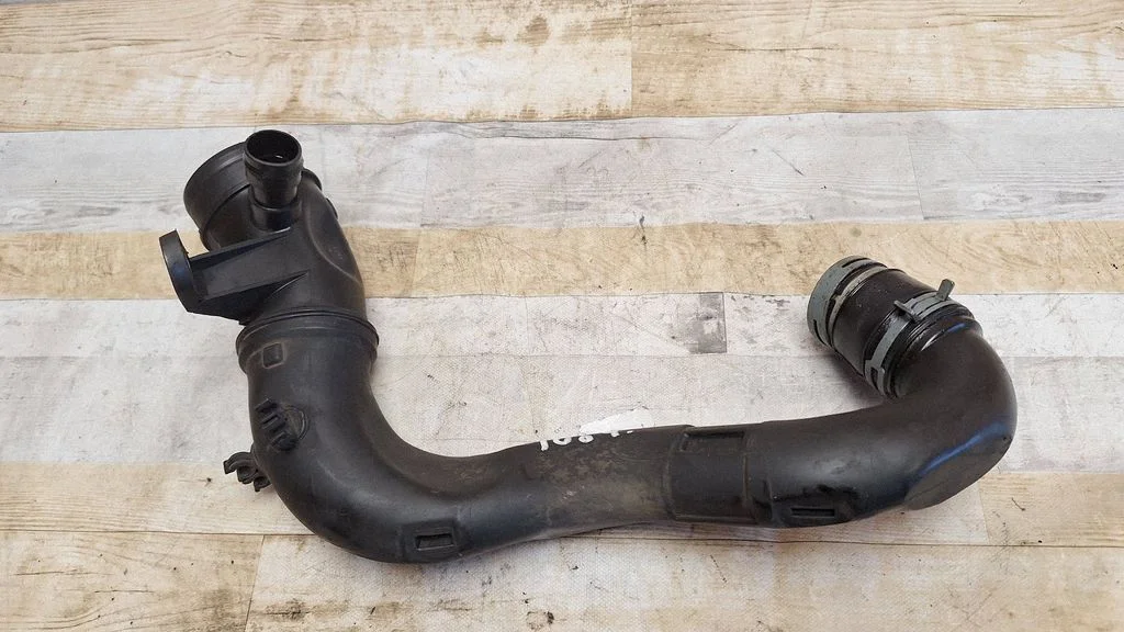 Air intake hose/pipe 1J0129