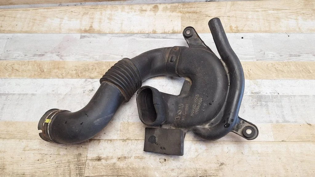 Air intake hose/pipe 1775121120