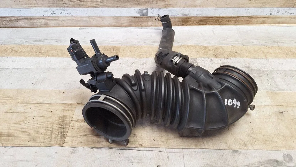 Air intake hose/pipe 178810D120