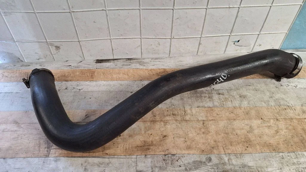 Air intake hose/pipe