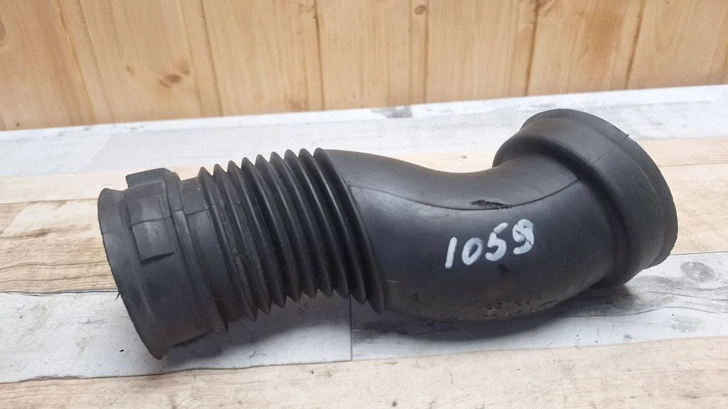 Air intake hose/pipe – Opel Astra H (2004-2012)