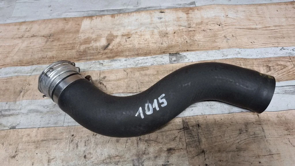 Air intake hose/pipe