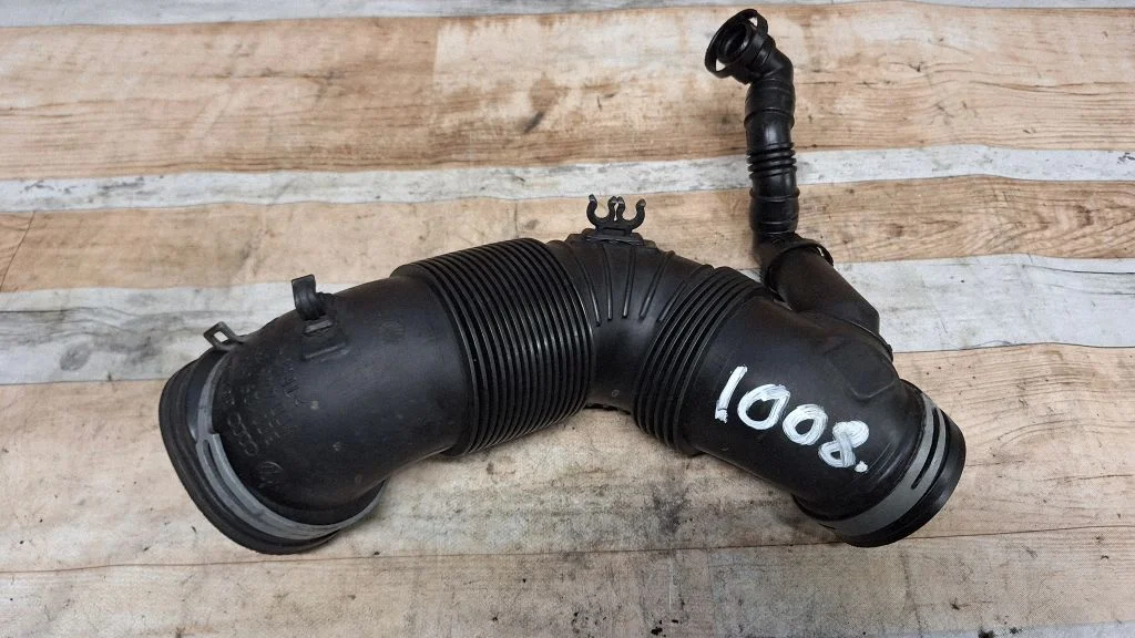 Õhu sisselaske voolik (-ud)/ toru (-d) – Volkswagen Passat B6 (2005-2010)